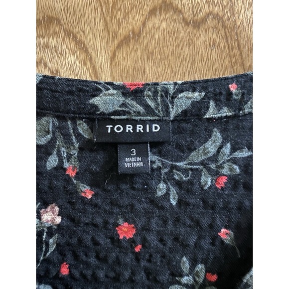 Torrid Emma Crinkle Gauze Long Sleeve Tunic Top Size 3 Black Floral Flowy Peplum - Picture 2 of 16